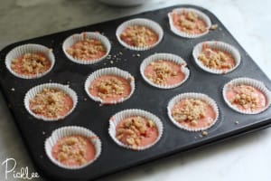 strawberry crumb muffins